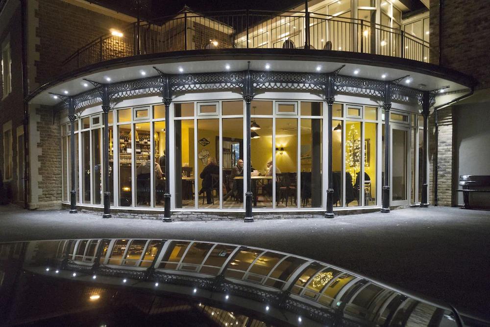 Harper'S Steakhouse With Rooms, Хейзълмиър Екстериор снимка