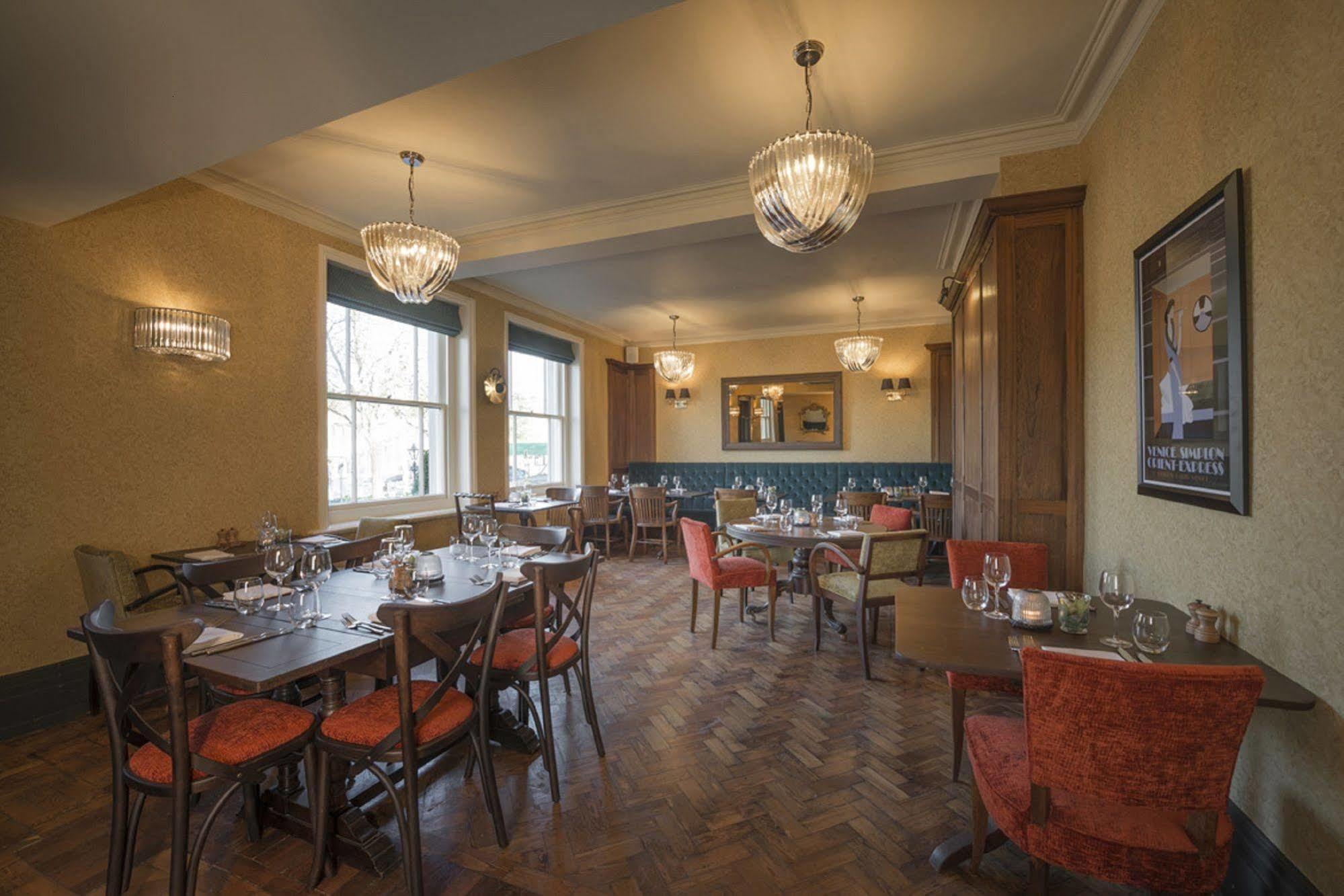Harper'S Steakhouse With Rooms, Хейзълмиър Екстериор снимка