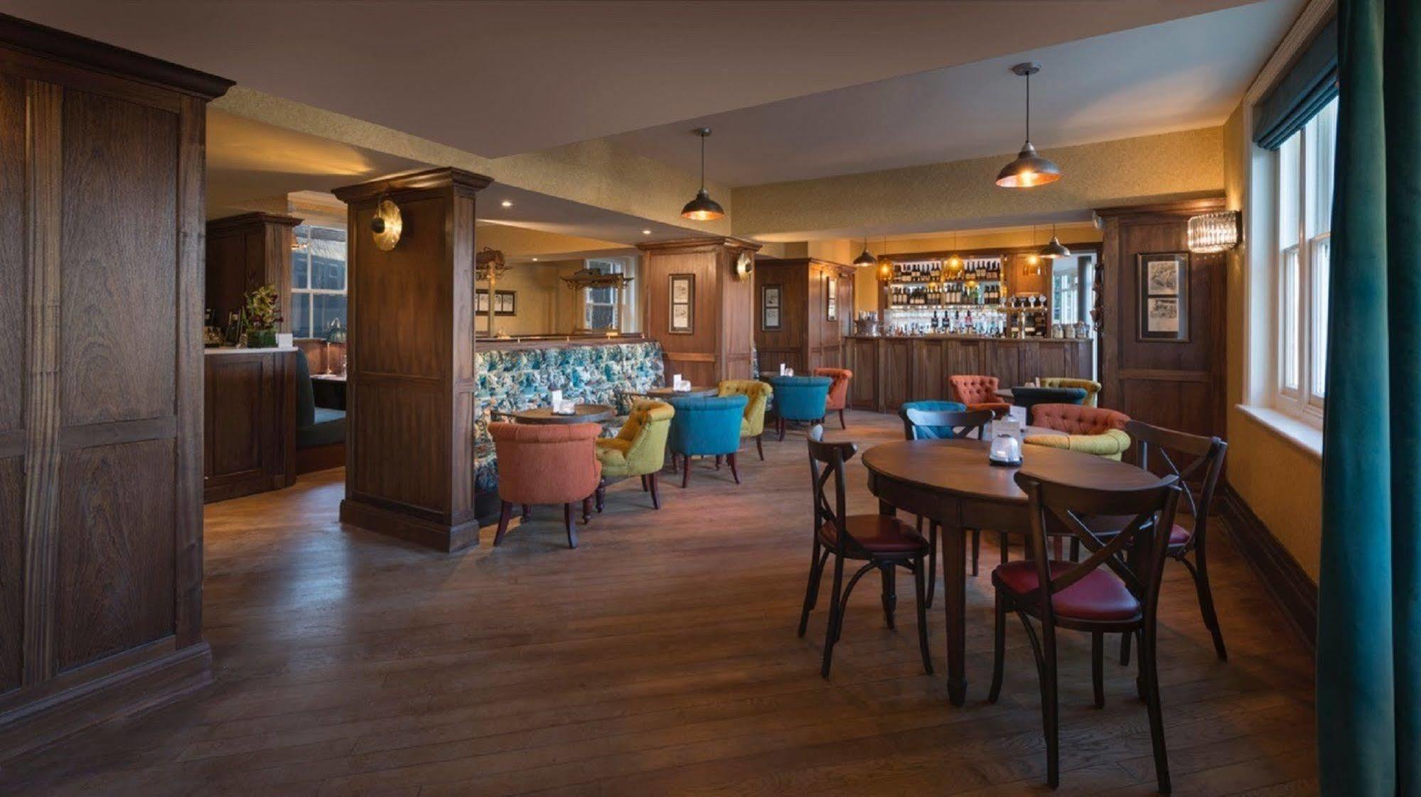 Harper'S Steakhouse With Rooms, Хейзълмиър Екстериор снимка
